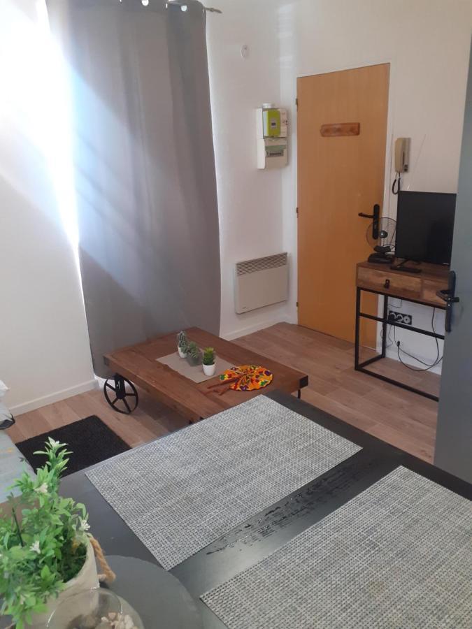 Apartamento Charmant Petit Studio Au Coeur De Figeac Exterior foto